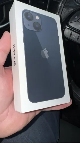 iPhone 13 mini , muito conservado, caixa e acessórios.