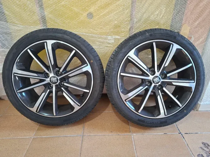 Rodas fiat aro 17 pneus e rodas novas sem marcas de uso ou riscos. 