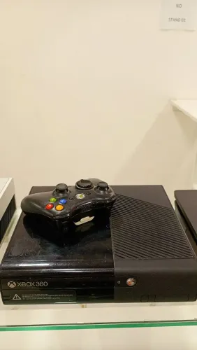 Xbox 360 HD com 80 jogos