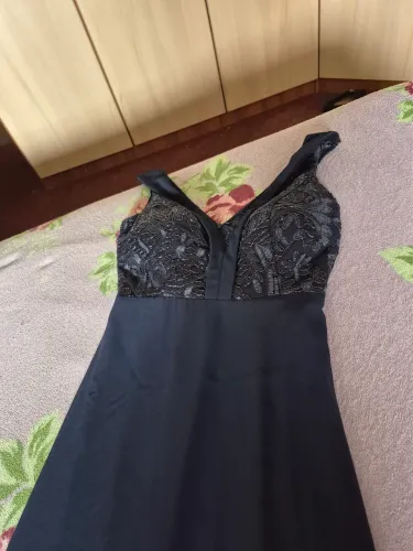 Elegantes vestidos de festa