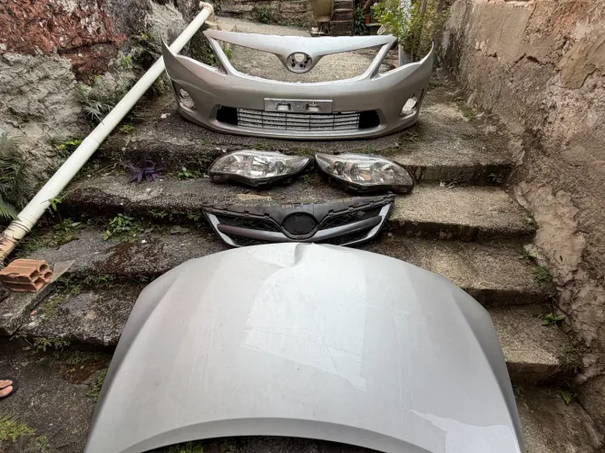 Capô, Para-choque, Faróis e Grade do Corolla XEI 2008-2009 Prata
