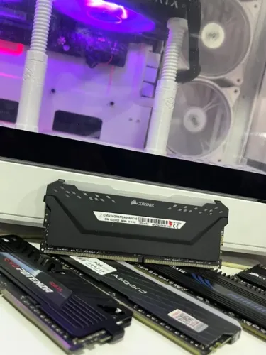 Mémoria Ram DDR4 8Gb 3200Mhz RGB