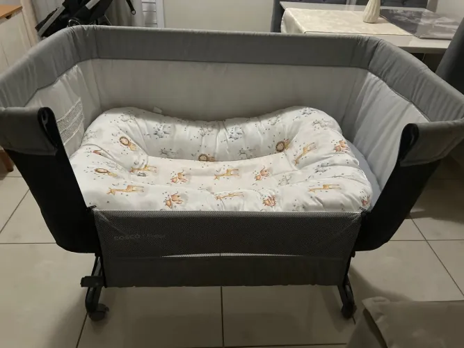 Vendo berço portátil. Usado 6 meses, super novinho.