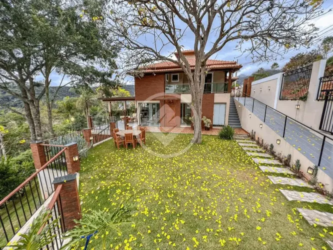 CASA EM PEDRA AZUL codigo: 48041