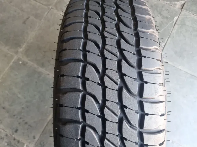 01 pneu 215/65r16 LTX Force Michelin