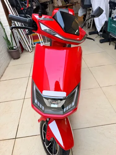 Bicicleta elétrica tipo scooter