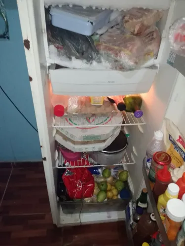 vendo essa geladeira toda original entrgo * 400