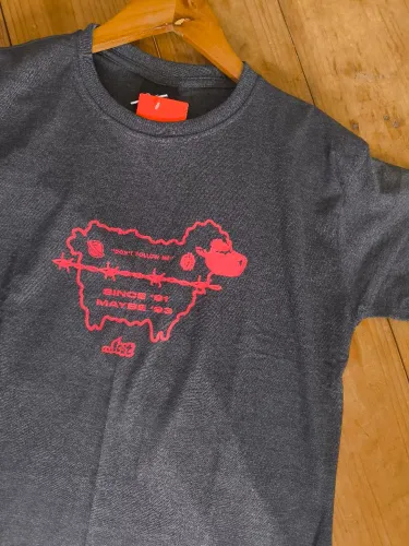 Lost Camiseta cor Grafite ( Tam P )