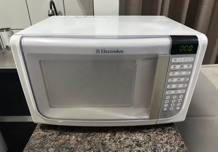 Microondas Electrolux grande 30 litros tudo ok