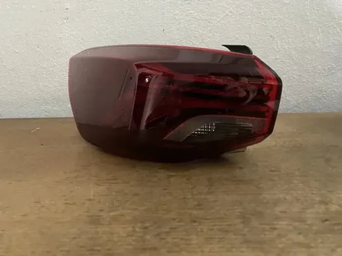 Lanterna Traseira Onix Plus Sedan 2020 2021 Original Sem Led Esquerdo/motorista Vermelha