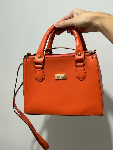 Bolsa feminina - Estruturada