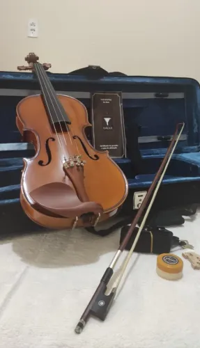 Violino Eagle 4/4 VE441 completo usado apenas 2 vezes