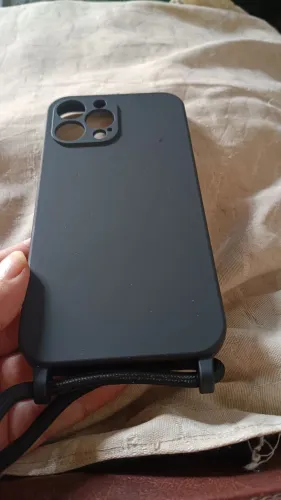 Capa iPhone 13 pro Max com cordão