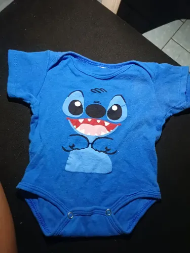 Lote de roupas de menino