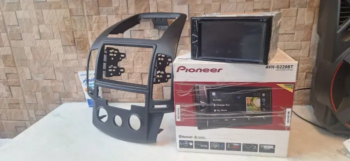 Central Multimídia Pioneer AVH-G228BT 7 Polegadas + Moldura para i30