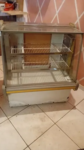 Balcão geladeira em ótimo estado por 1.200 reais