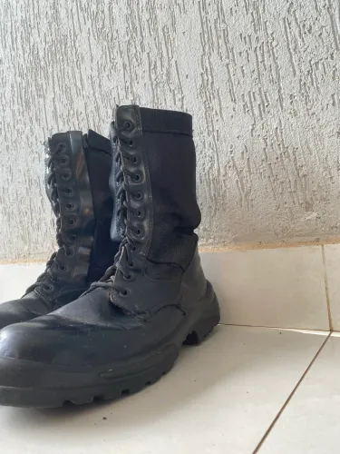 Coturno bico de ferro