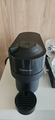 Cafeteira Nespresso Vertuo Pop preta