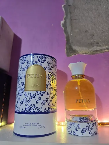 Perfume árabe lattafa PETRA