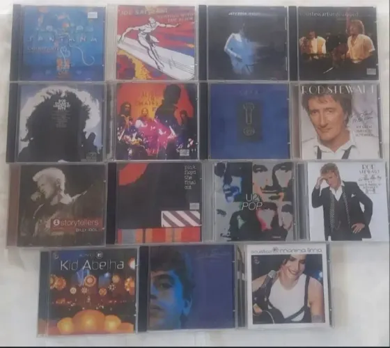 Lote com 30 CDs nacionais e internacionais diversos estilos!