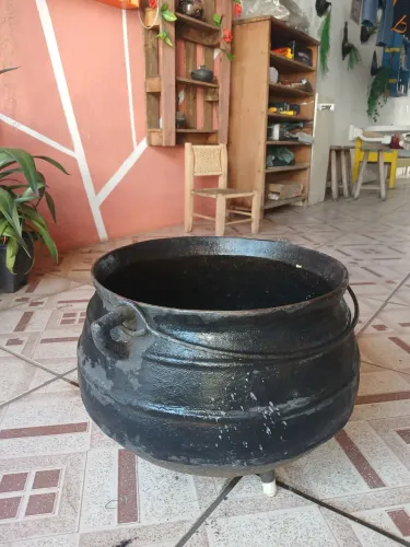 Caldeirão ferro fundido retrô
