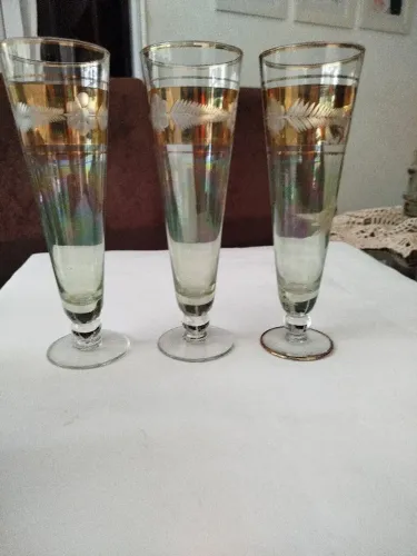 Trio de Taças Antigas de Cristal Vintage Lapidadas com Filete de Ouro.