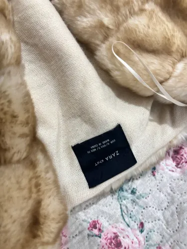 Casaco de Pelo Sintético Zara Home Original Em perfeito estado.