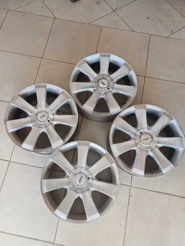 Rodas Multifuros aro 18