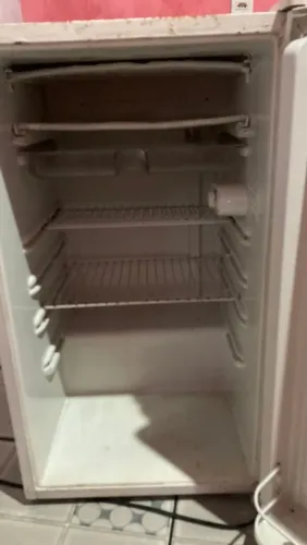 Frigobar Consul, não fazemos entrega, podem pedir uber entrega.