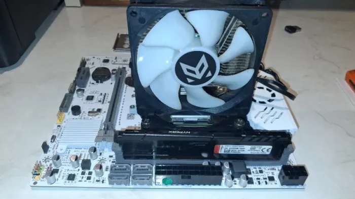 Kit Xeon 2673 V4 + Board QIYIDA (C612) + 16gb Hyperx TOP!