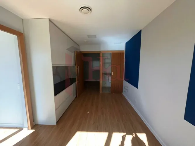 Vende Sala Comercial 1 vaga AV. Marques de São Vicente Barra Funda