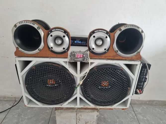 SOM PARA CARRO