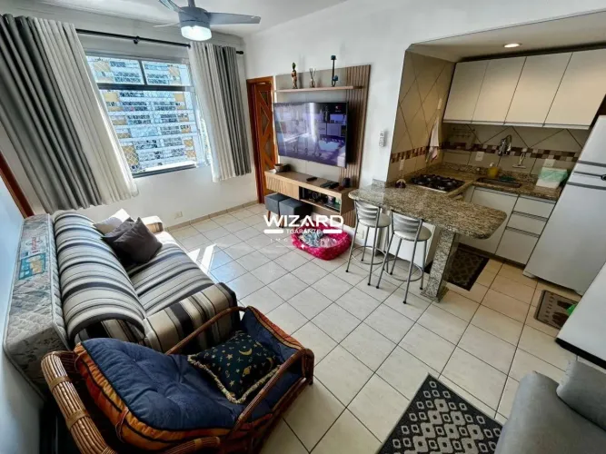Apartamento tipo kitnet, mobiliado, reformado, frente a praia, no Embaré em Santos