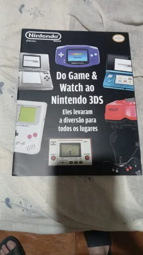 Edição Nintendo World Collection Especial contando a História dos Consoles Portáteis