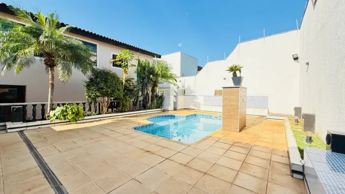 Sobrado para venda tem 580 metros quadrados com 6 quartos em Jardim Pagliato - Sorocaba -