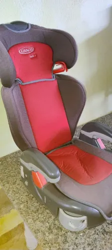 Cadeirinha de carro graco junior