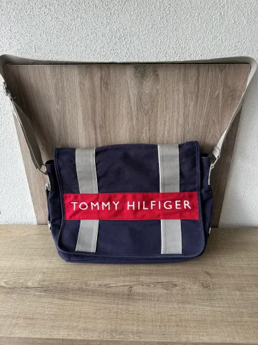 Maleta Tommy Hilfiger Original Impecável Academia Notebook Viagem Campinas-sp  