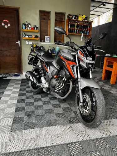 FZ25 2025 Na garantia