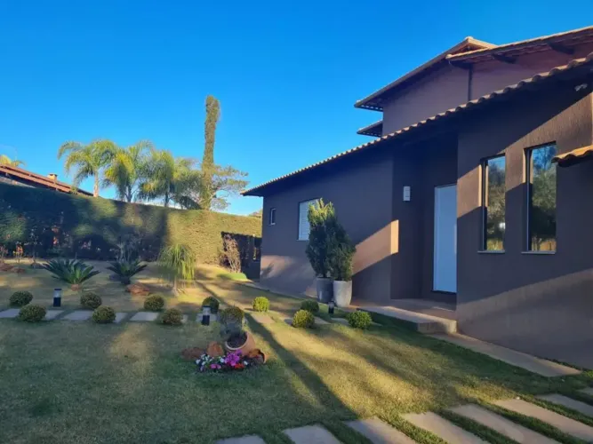 Casa para venda com 400 metros quadrados com 4 quartos