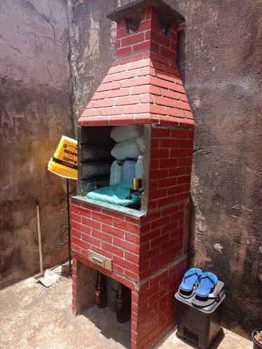 Vendo essa churrasqueira pré moldada semi nova fácil retirada 350 