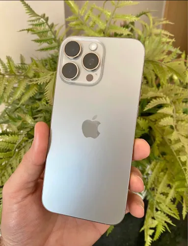 iPhone 16 pro Max natural 256 Gb 6 meses garantia 