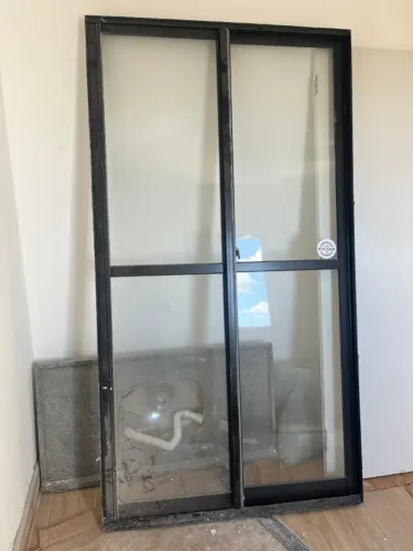 Portas , tanquinho de louça ,pia WC , pia cozinha e vaso sanitario
