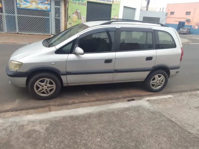 Chevrolet Zafira 2.0/ CD 2.0 8V MPFI 5P Mec. 2001
