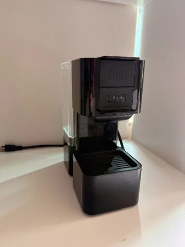Cafeteira Três Corações Pop Plus Automática 127V Preta