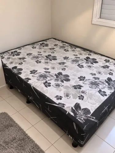 Box conjugado casal em ótimo estado