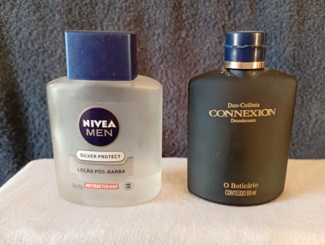 Colônia e loção após barba antigos