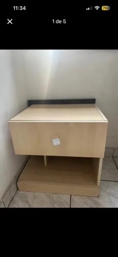 Criado-mudo usado