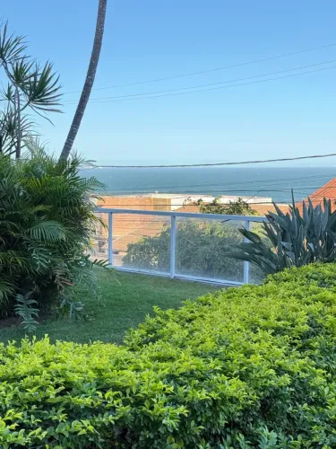Casa com vista mar de 4 suítes em lote de 730 m² em local tranquilo da Ilha do Boi