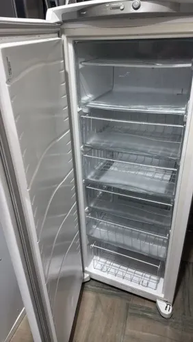Freezer vertical top