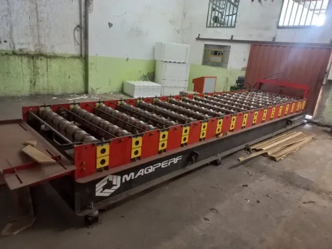 Perfiladeira de telhas Trapézio 25